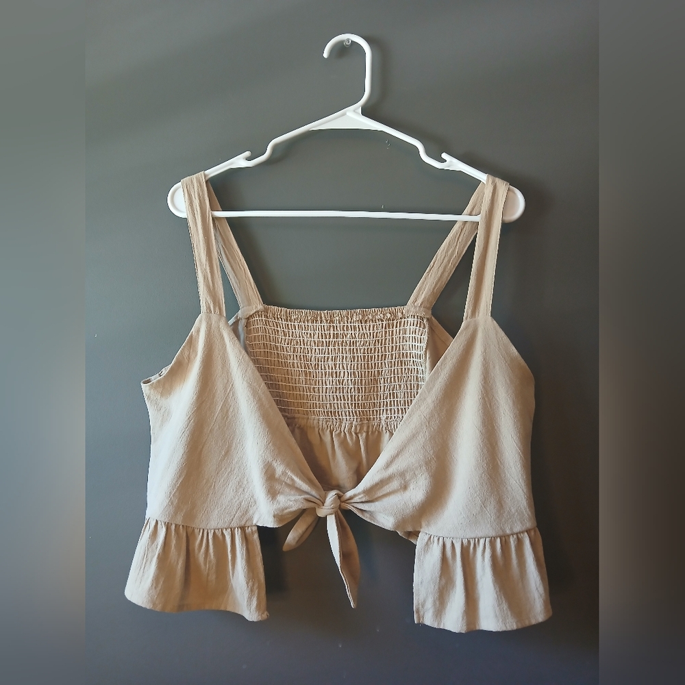 SHEIN WOMENS SIZE LARGE TAN TANK TOP (MIDDLE PART IS ADJUSTABLE)
